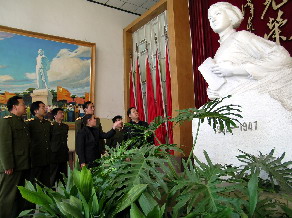 photo of Liu Hulan Memorial2