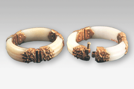 Gold-Inlaid White Jade Bracelets (Tang Dynasty) Gold-Inlaid White Jade Bracelets (Tang Dynasty)