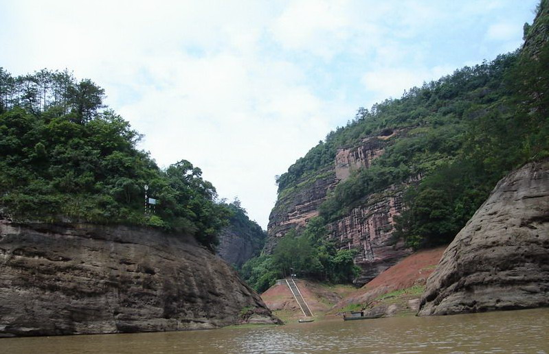 Golden Lake Tourist Area1