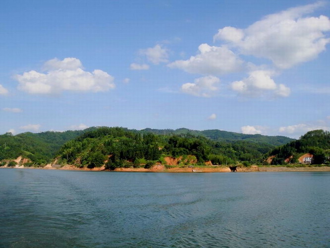 Golden Lake Tourist Area2