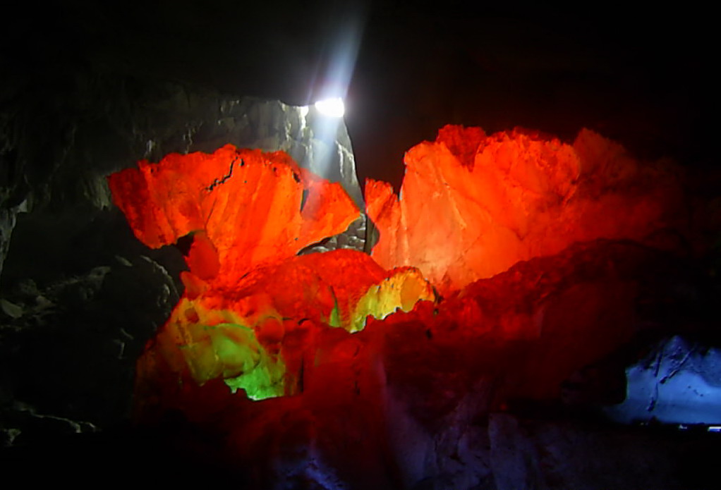 Yuhua Cave2
