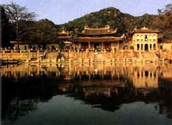 Lake in Nanputuo Lake in Nanputuo