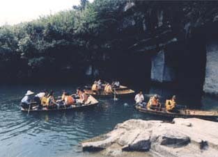 photo of Huashan Mysterious Grottos3